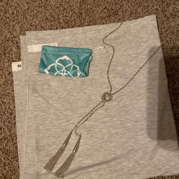 Kendra Scott Phara necklace - Picture 2 of 3